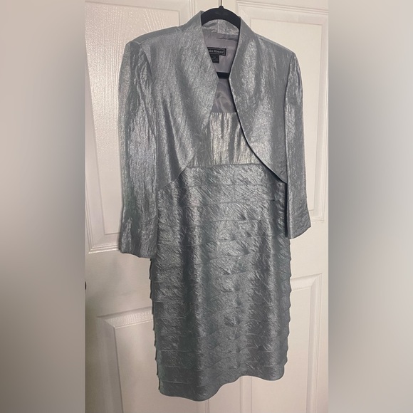 Jessica Howard Stunning Silver Dress with jacket 12P - Picture 10 of 10
